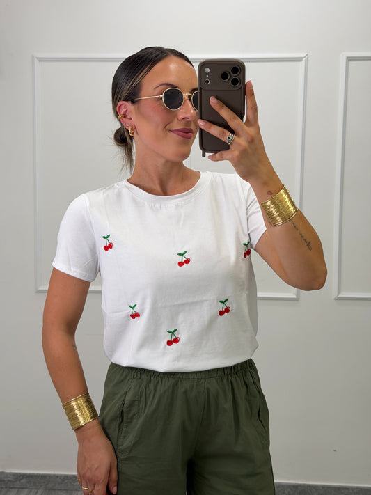 T-shirt cherry