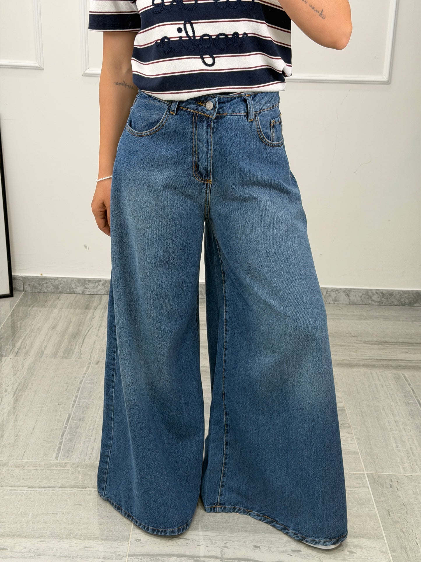 Jeans Maxi zampa scuro