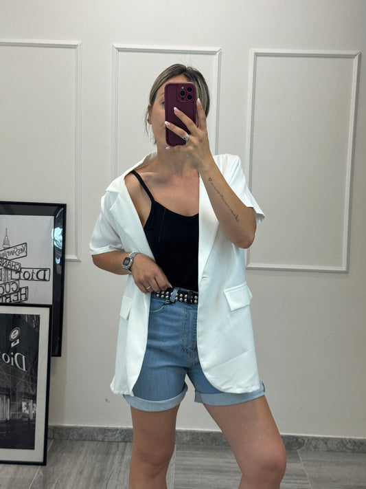 Short Arianna