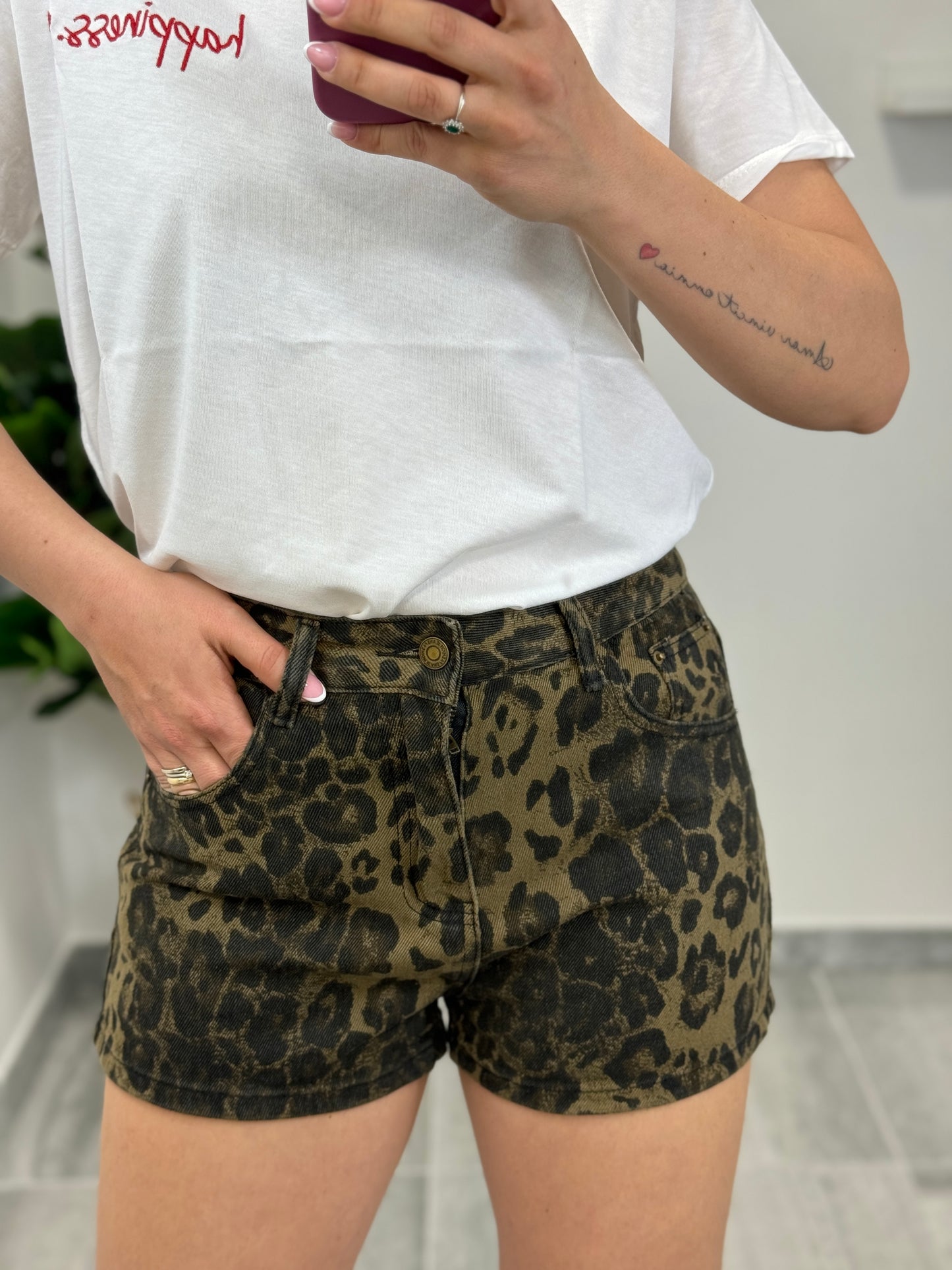 Short Leo premium