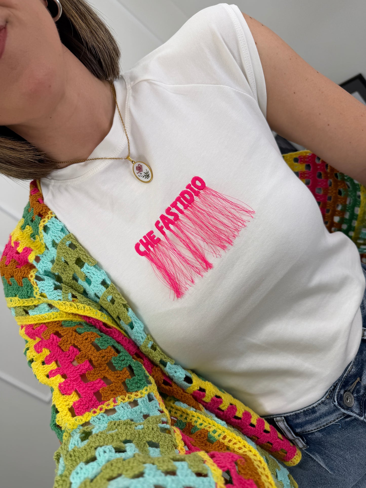T-shirt lumina “che fastidio”