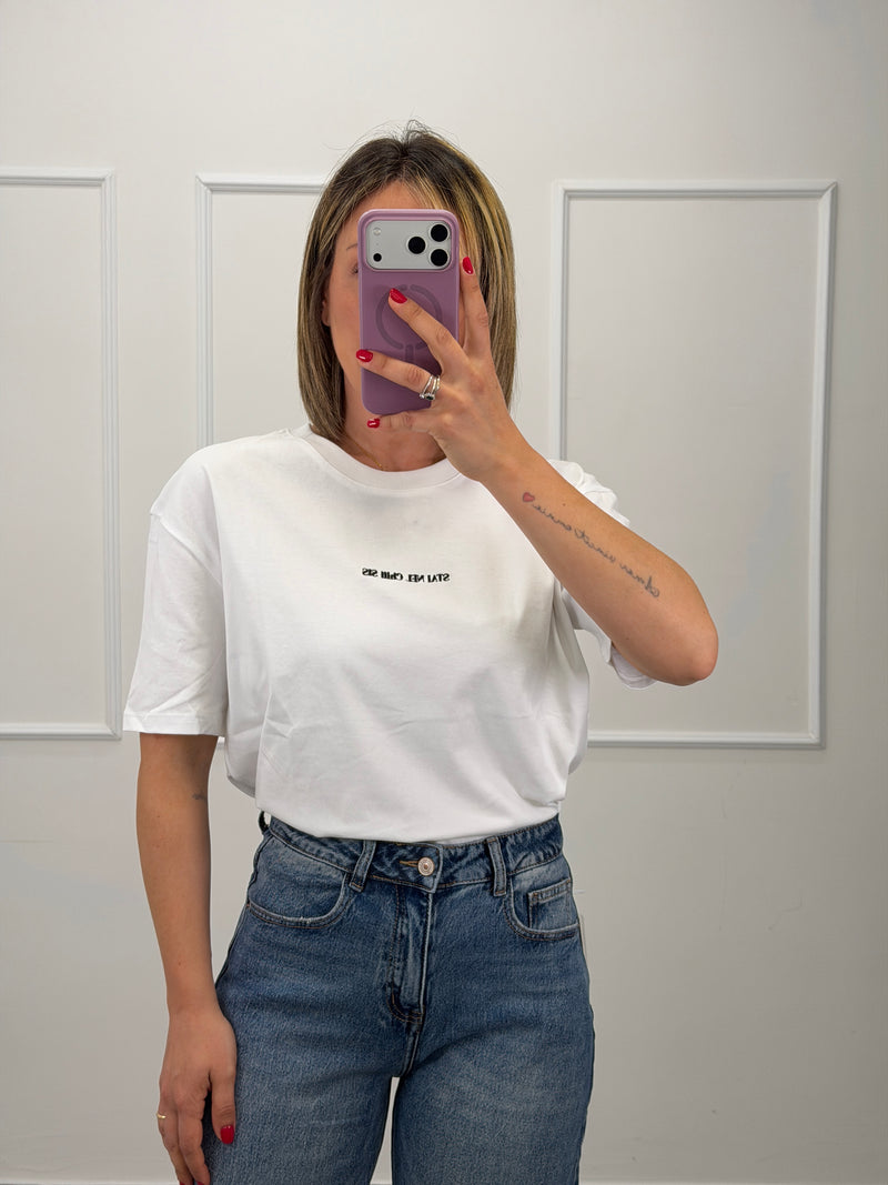 T-shirt Lumina “stai nel chill sis”