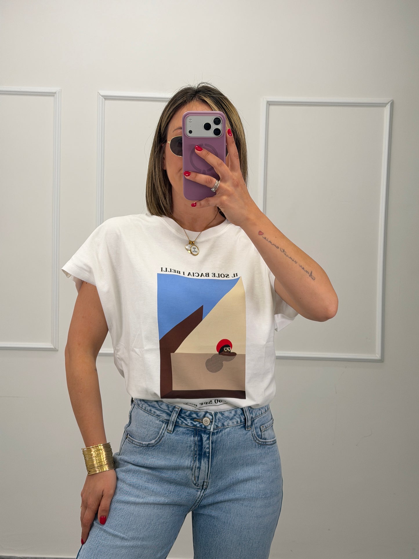 T-Shirt lumina “il sole bacia i belli”