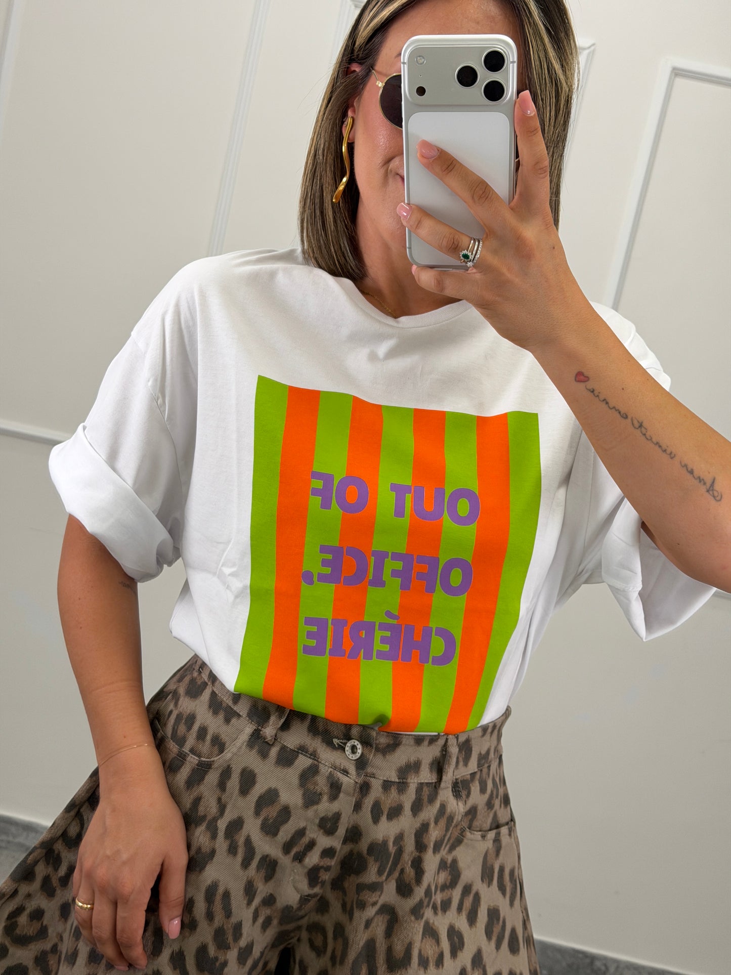 T-shirt " Out " Lumina