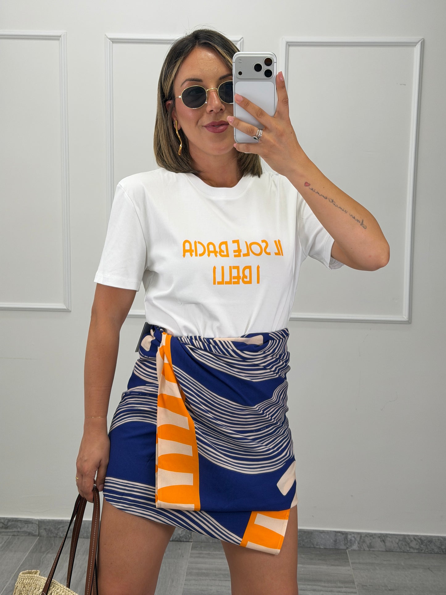 T-shirt " Il sole Bacia i Belli " Lumina